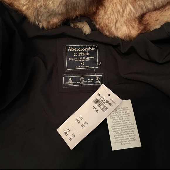 Black long abercrombie and fitch jacket - Picture 3 of 3